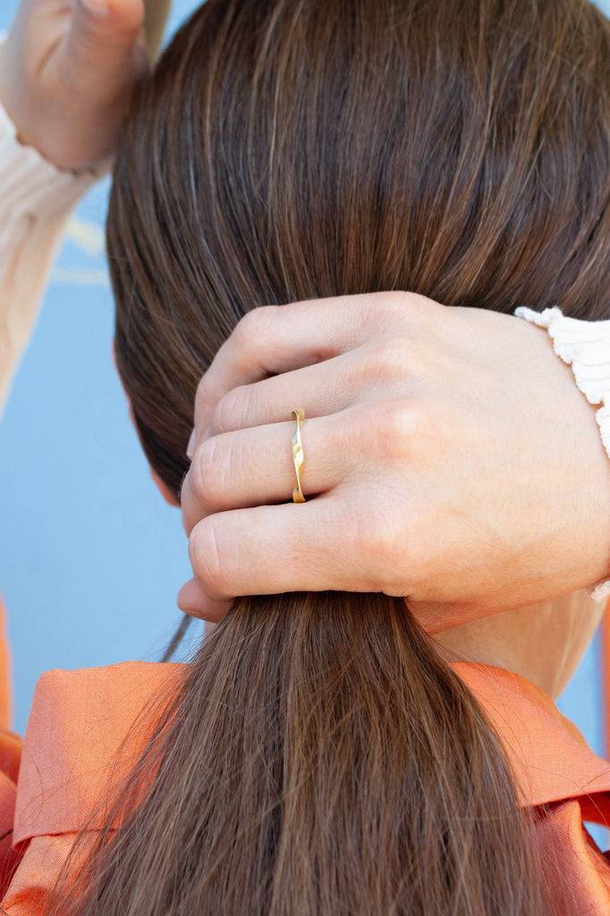 JUKSEREI SWIRL RING Online