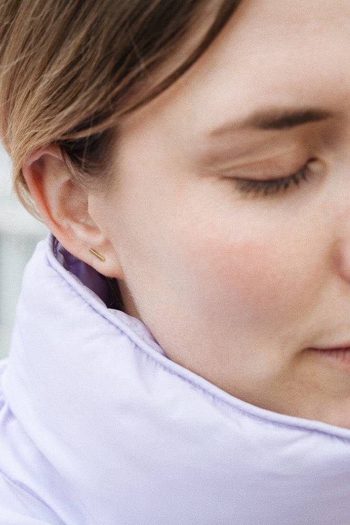 JUKSEREI LINIE EAR STUDS Meist gekauft