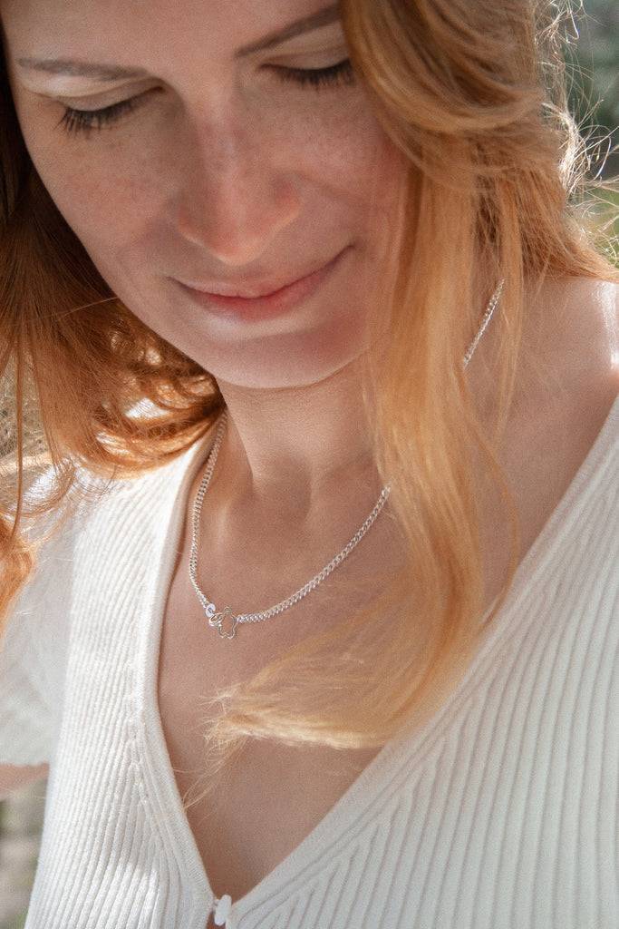 JUKSEREI FLOW NECKLACE Verkauf