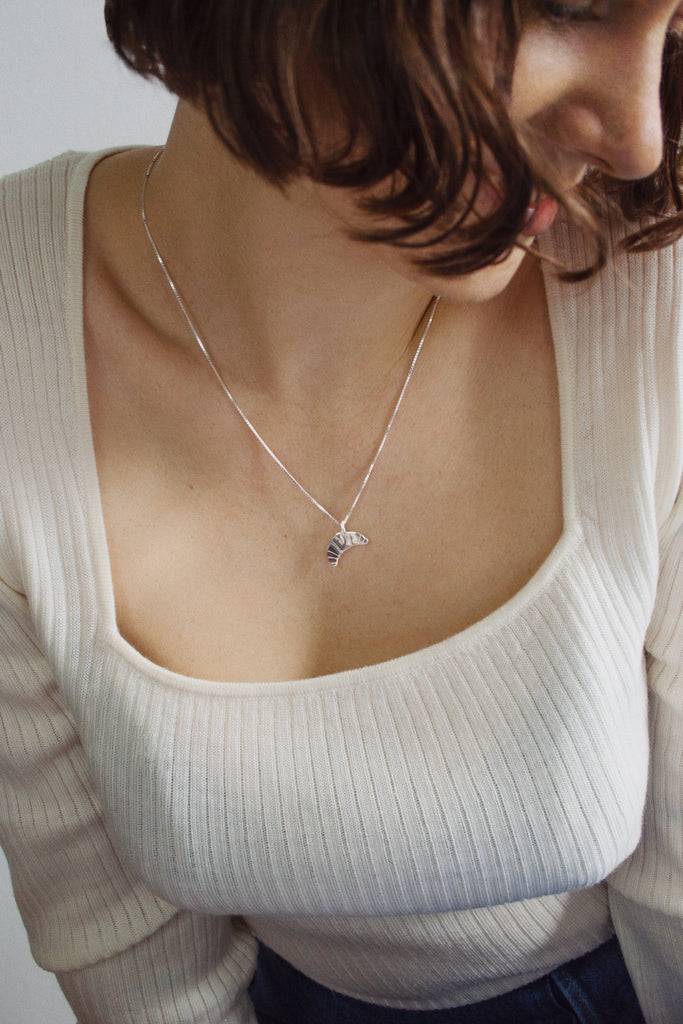 JUKSEREI CROISSANT NECKLACE Online