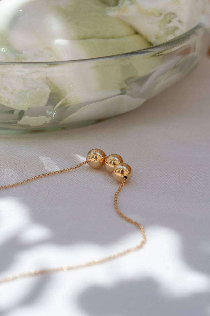 JUKSEREI BOULES NECKLACE Angebote
