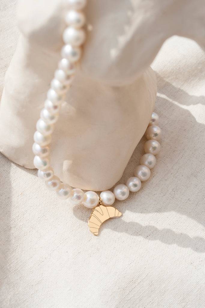 JUKSEREI CROISSANT PEARL NECKLACE Fabrikverkauf