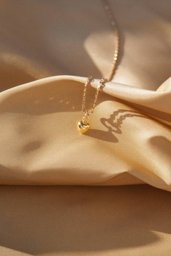JUKSEREI AMORE NECKLACE Meist gekauft