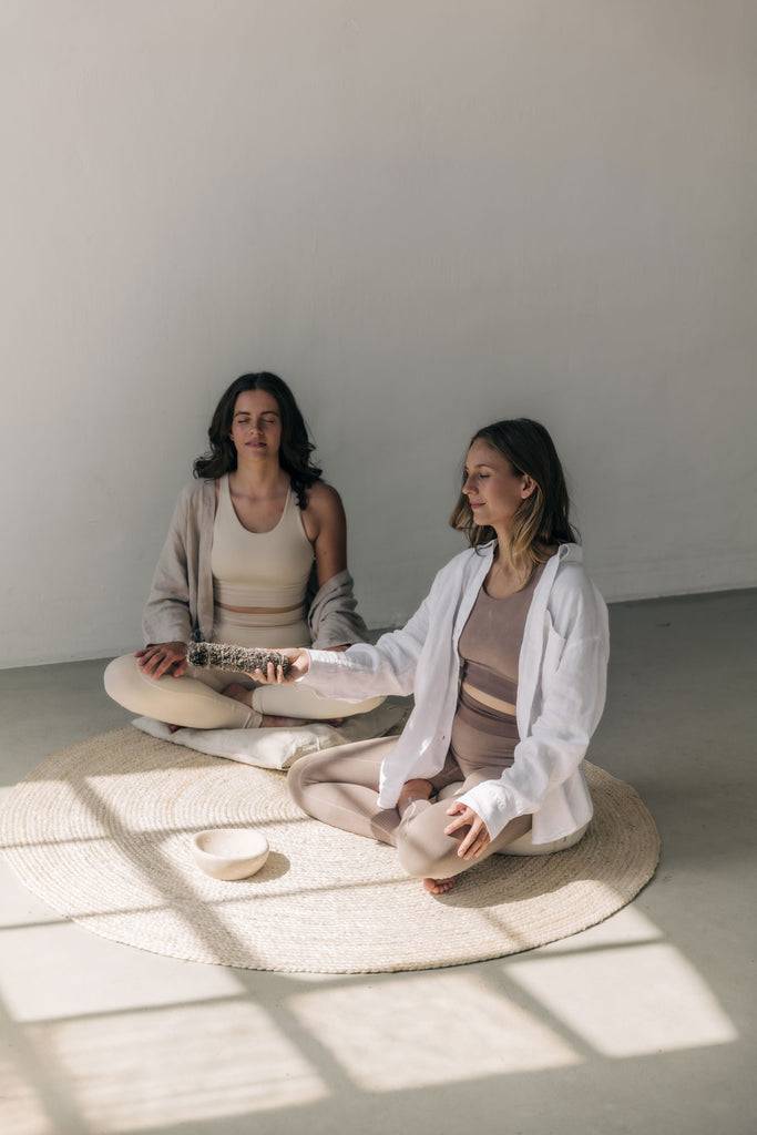 JUKSEREI KRUUT · SLOW MOTION SMUDGE STICK Meist gekauft