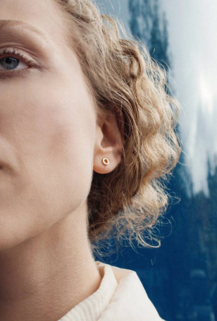 JUKSEREI TILDA EAR STUDS Vatertagsangebot