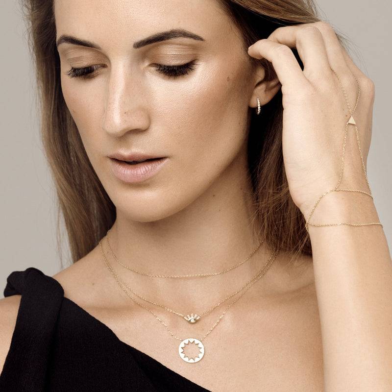 Mosuo Jewellery Dreieck Finger Armband im Angebot