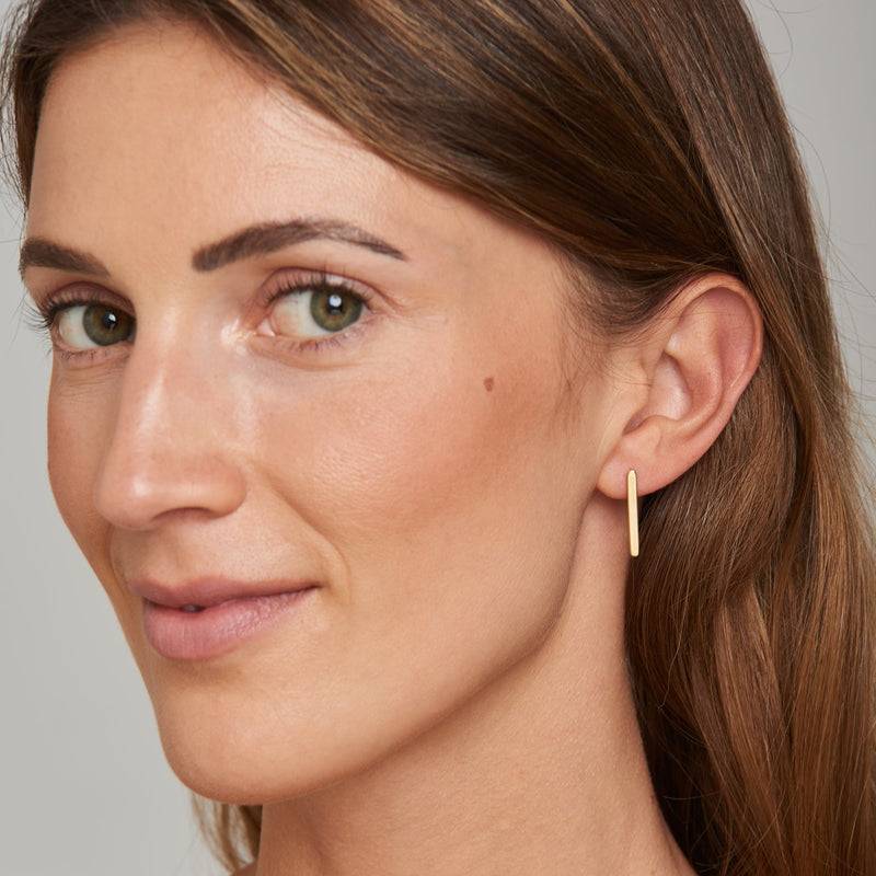 Mosuo Jewellery Gold Stab Ohrringe im Angebot