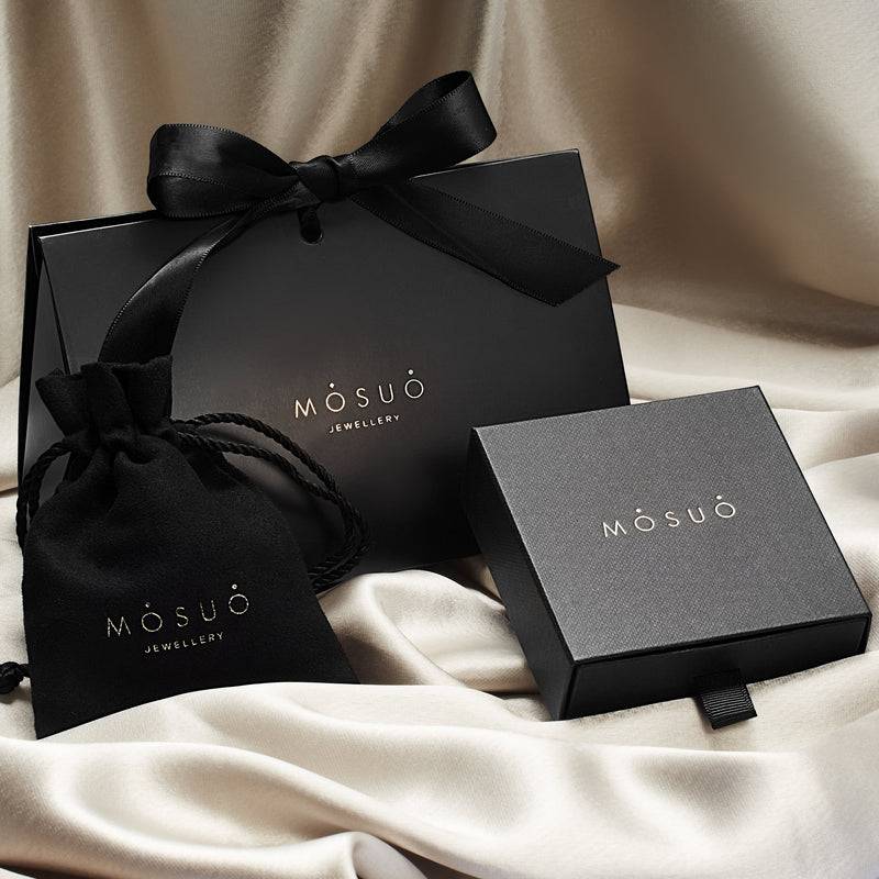 Mosuo Jewellery Diamant Buchstaben Halskette “E” - Vermeil Verkauf