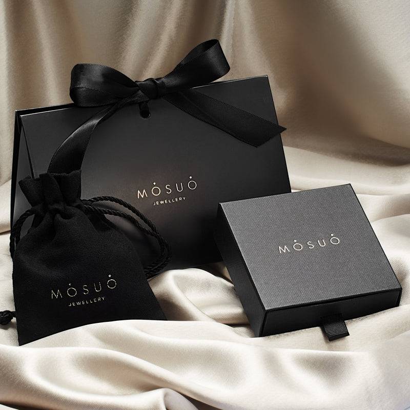 Mosuo Jewellery Diamant Buchstaben Halskette “J” - Vermeil Günstiger Verkauf