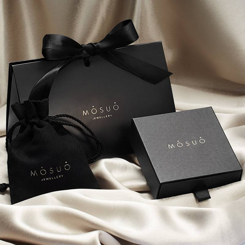 Mosuo Jewellery Diamant Buchstaben Halskette “U”- Vermeil Schlussverkauf