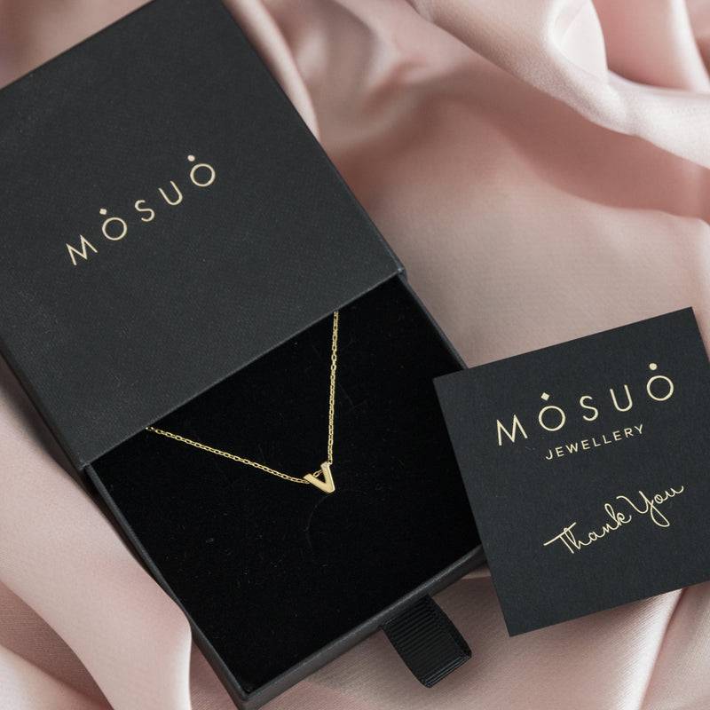 Mosuo Jewellery Diamant Buchstaben Halskette “V”- Vermeil Günstiger Verkauf