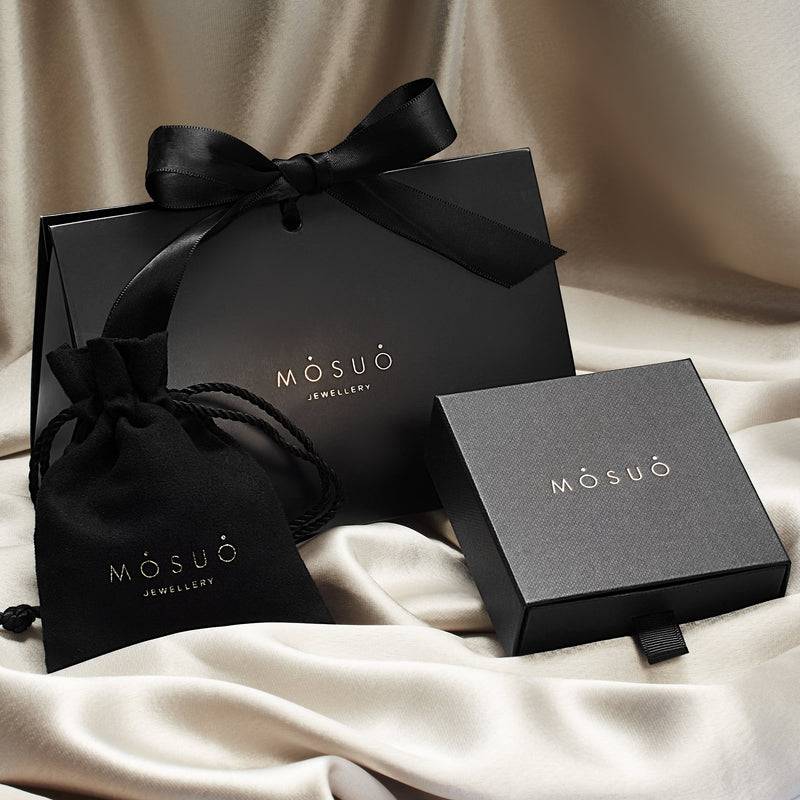 Mosuo Jewellery Diamant Buchstaben Halskette “W”- Vermeil Hotsell