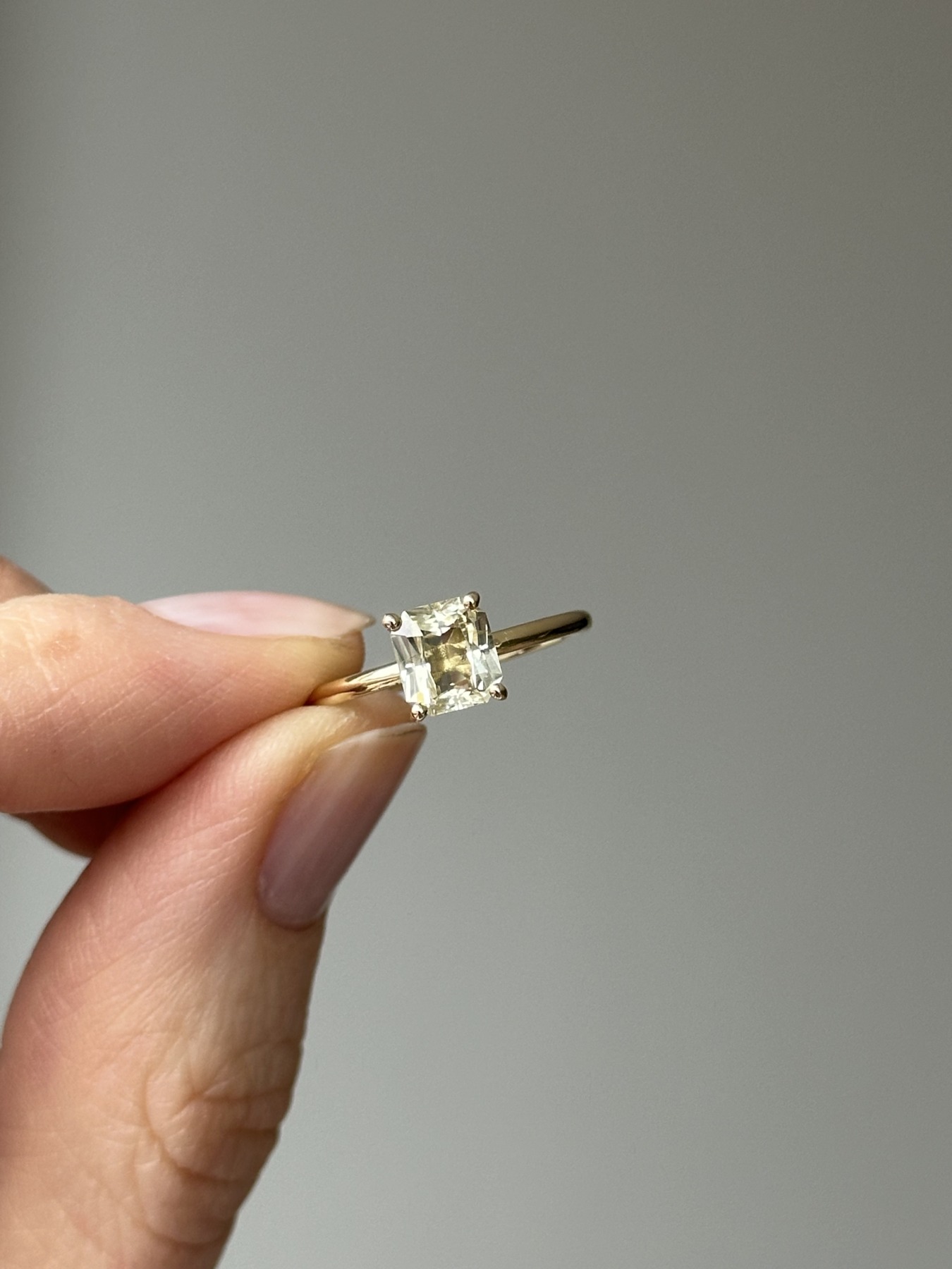 Nina Kastens Yellow Sapphire Ring Angebote