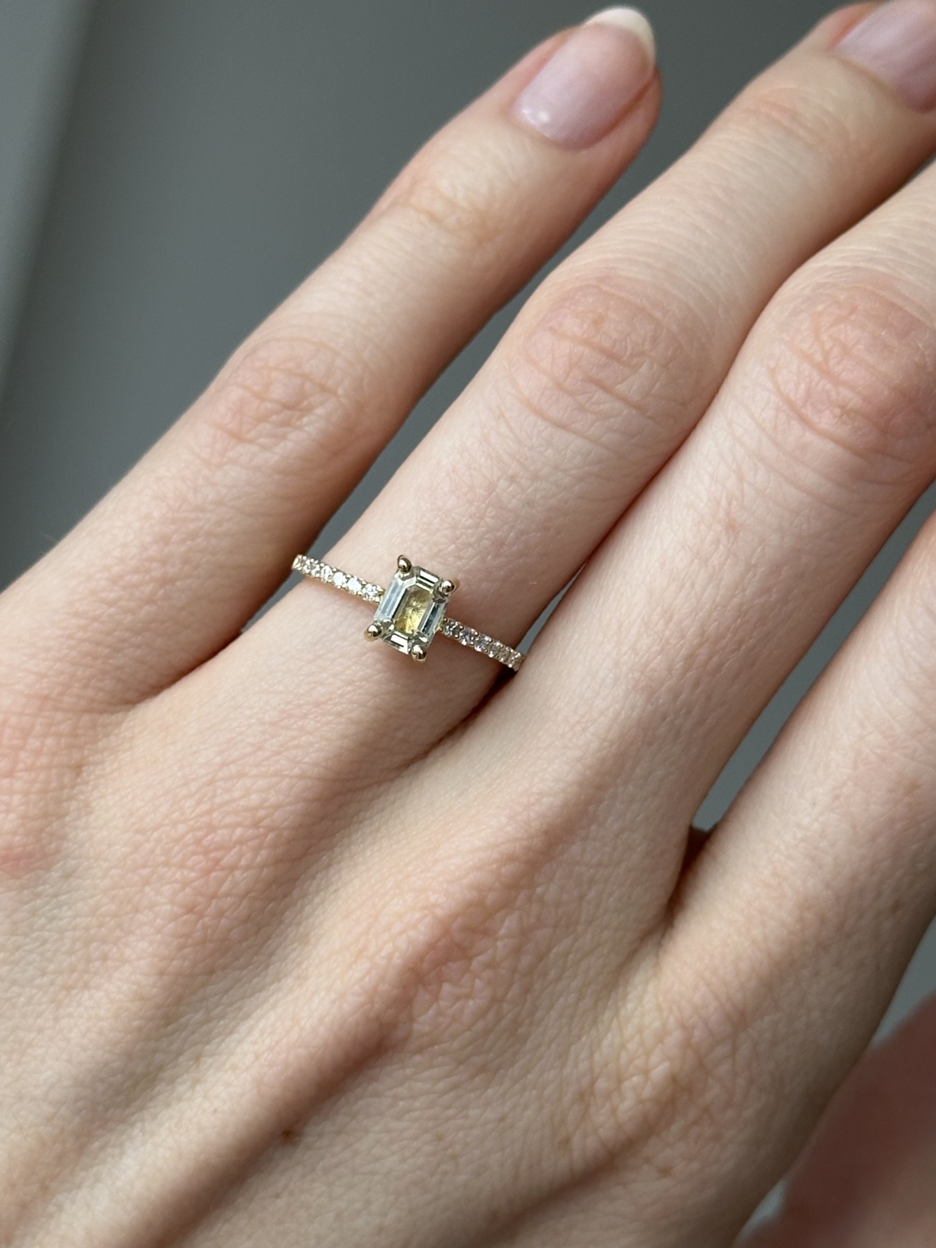 Nina Kastens Yellow Sapphire Diamond Ring im Angebot