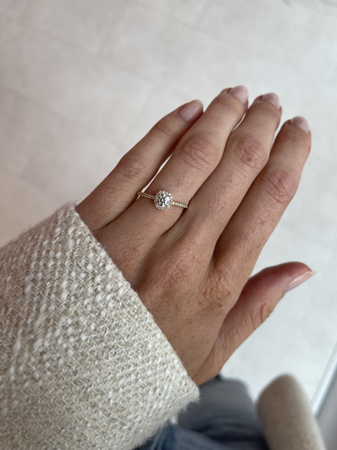 Nina Kastens Halo Diamond Ring Verkauf