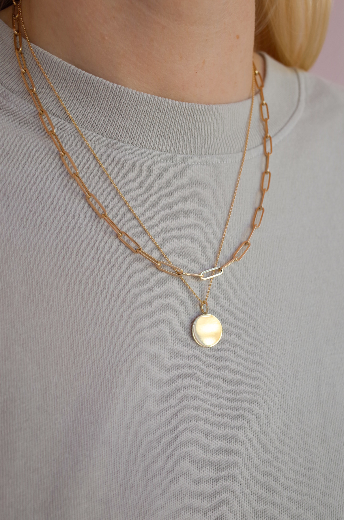Nina Kastens Gold Plate im Angebot