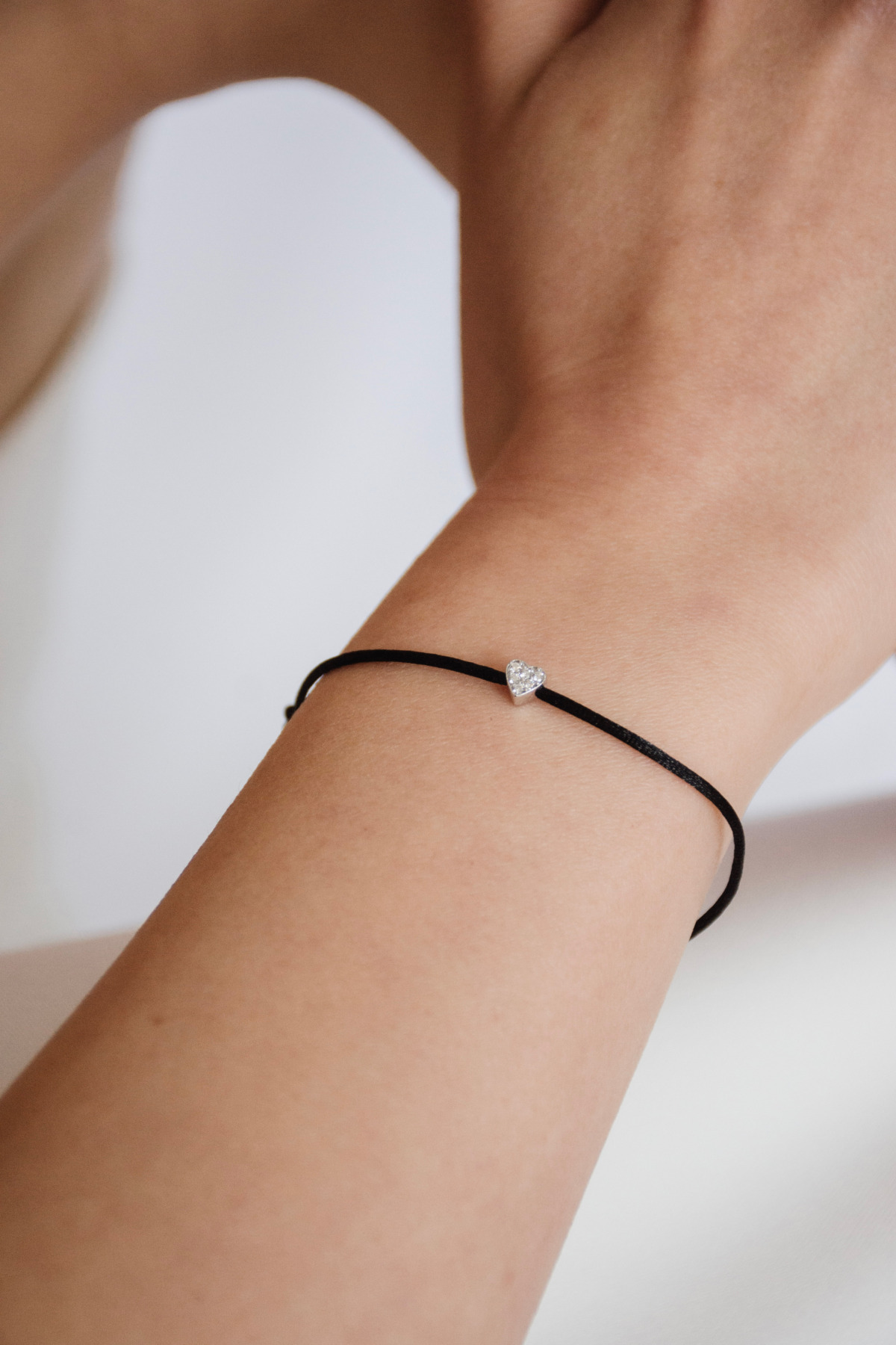Nina Kastens Diamond Heart Bracelet Black WG Verkauf