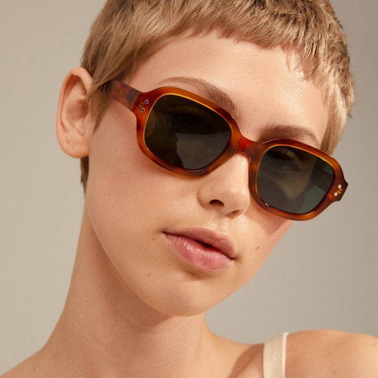 Pilgrim NELLA Recycelte Sonnenbrille Schildpatt-Braun/Gold Fabrikverkauf