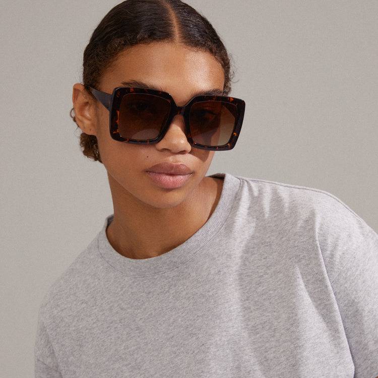 Pilgrim LUCIANA Oversized Vintage-Sonnenbrille in braunem Schildpatt Hotsell