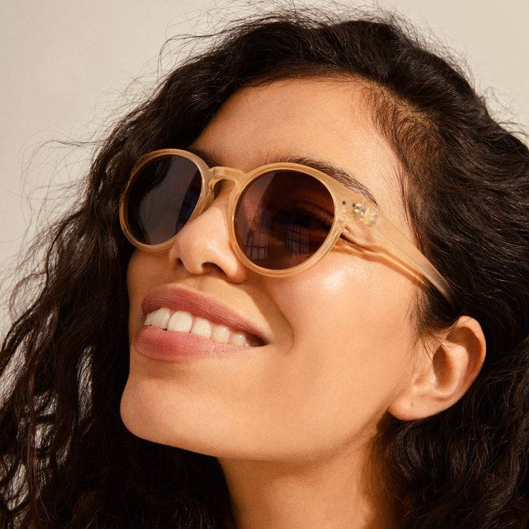 Pilgrim KYRIE klassische runde Sonnenbrille hellbeige Outlet