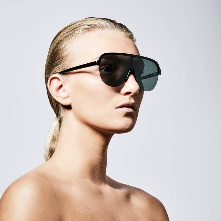 Pilgrim BINNIE Shield Sonnenbrille schwarz Outlet