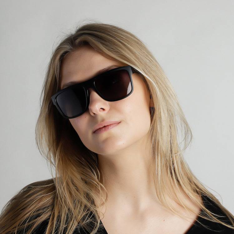 Pilgrim Sonnenbrille : Kara : Schwarz Angebote