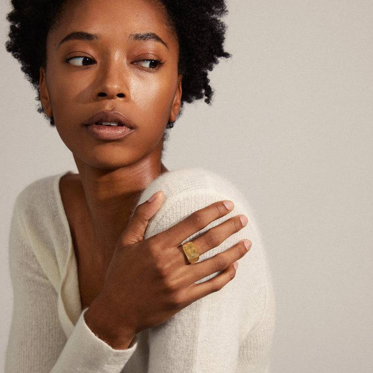 Pilgrim JEMMA Ring mit viereckigem Siegel, vergoldet Kostenloser Versand