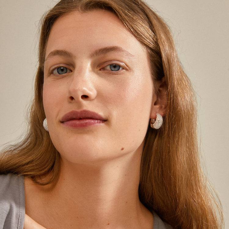 Pilgrim NAOMI recycelte Kristall-Hoops versilbert Weihnachtsangebot
