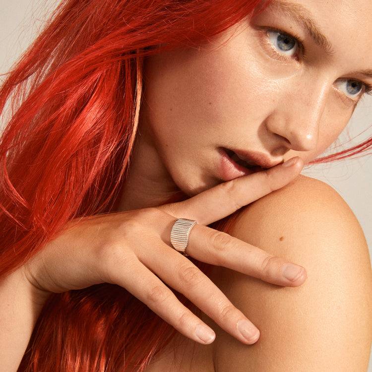 Pilgrim JEMMA Ring mit viereckigem Siegel, versilbert Lagerräumung