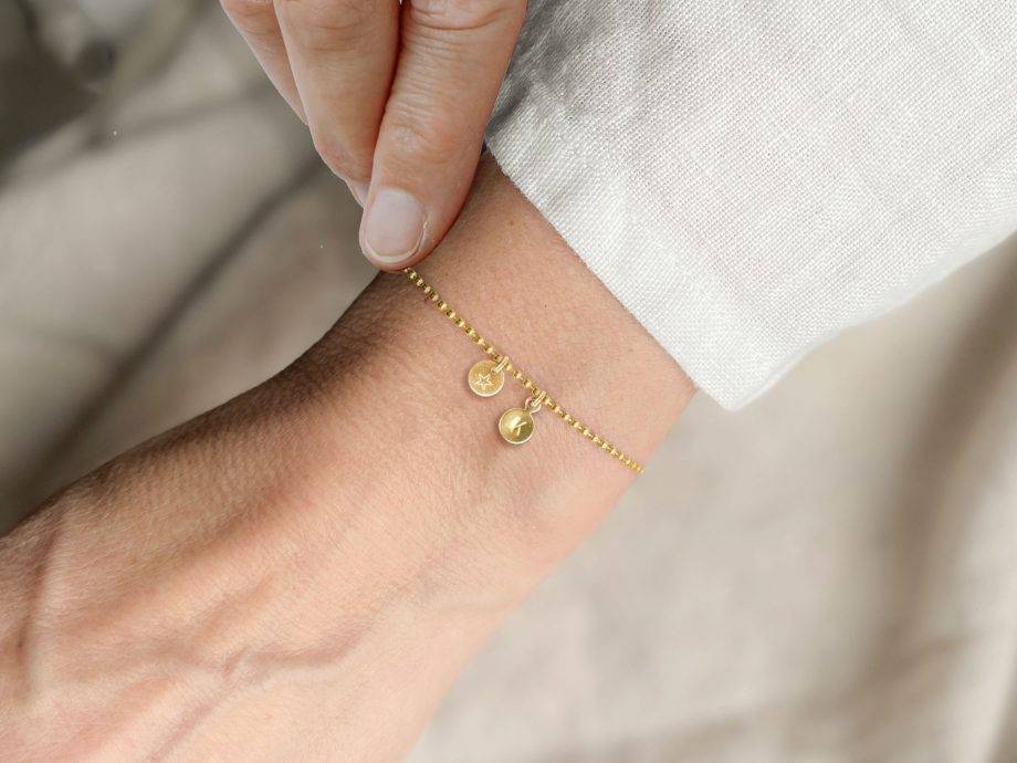 ﻿Renna Deluxe Armband mit STERN Buchstaben-Anhänger Gold Outlet
