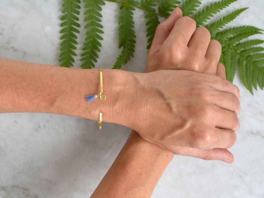 Renna Deluxe Armreif mit Farn in Gold Fabrikverkauf