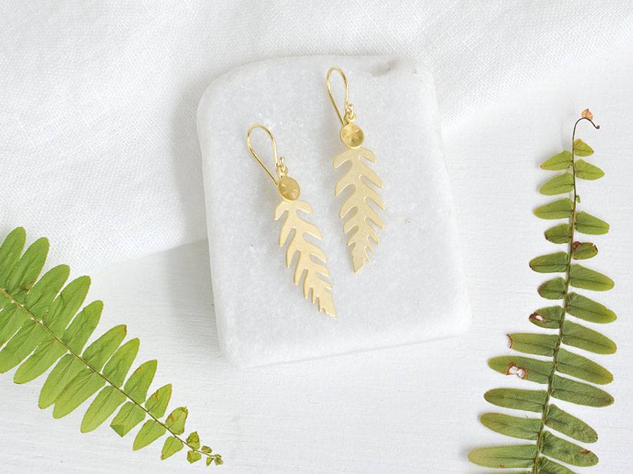 Renna Deluxe Farn Ohrringe in Gold Auslauf