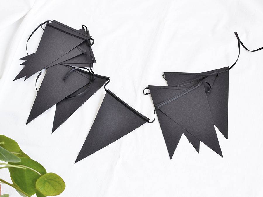 Renna Deluxe Wimpelkette schwarz Angebote