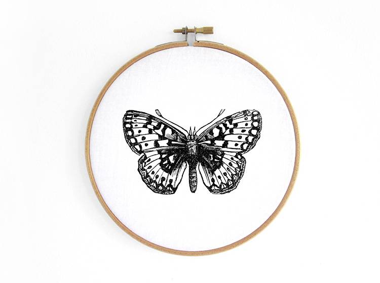 Renna Deluxe Schmetterling Bild im Stickrahmen