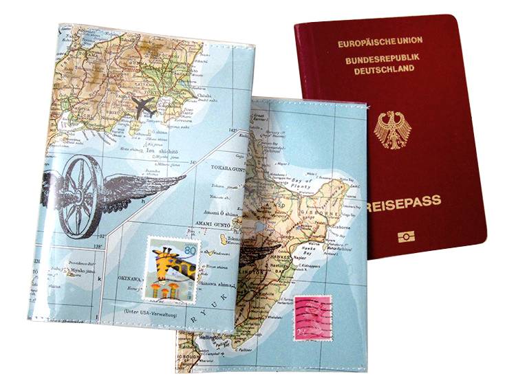 Renna Deluxe Atlas Reisepasshülle aus Landkarten