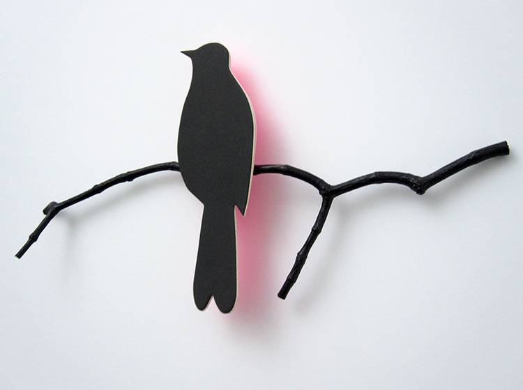 Renna Deluxe Drossel in Schwarz mit Glow in NeonPINK _ Wandobjekt Online