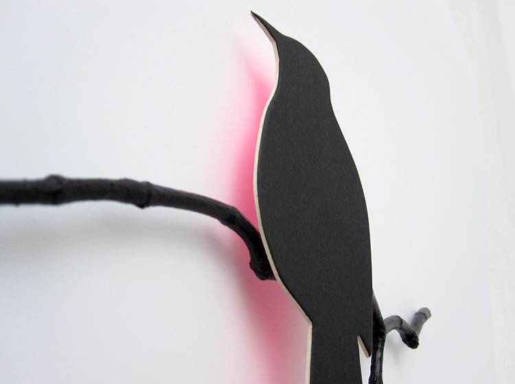 Renna Deluxe Drossel in Schwarz mit Glow in NeonPINK _ Wandobjekt Online