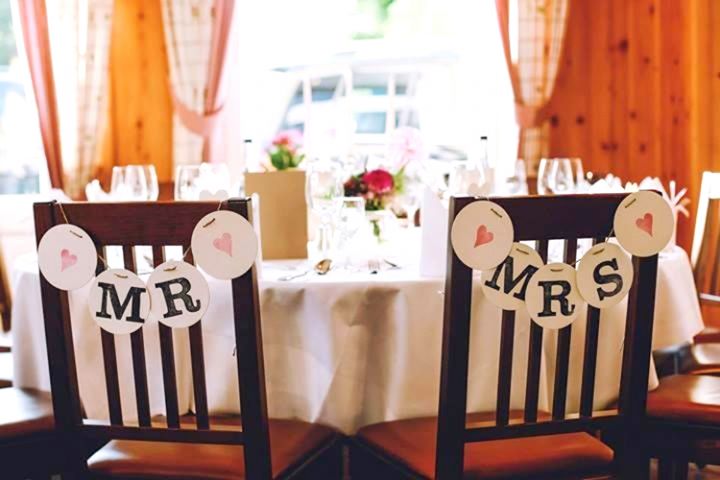 Renna Deluxe MR & MRS Stuhldeko Girlanden zur Hochzeit Meist gekauft