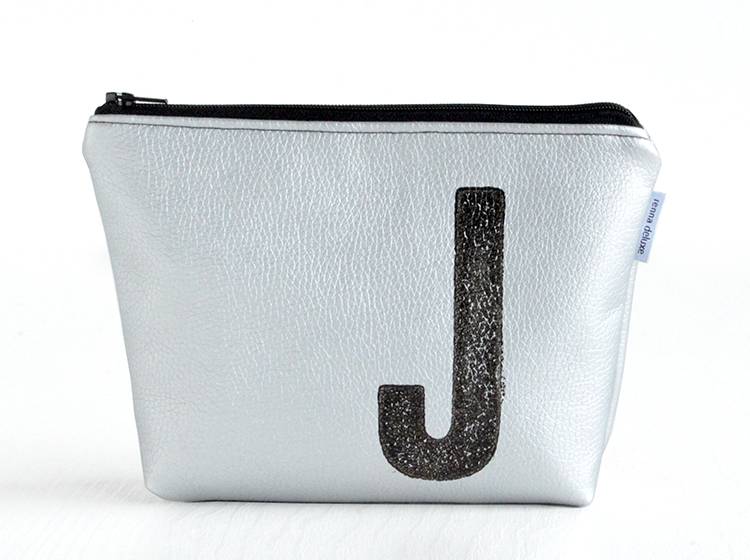 Renna Deluxe Kosmetiktasche Metallic SILBER mit Buchstabe Begrenztes Angebot