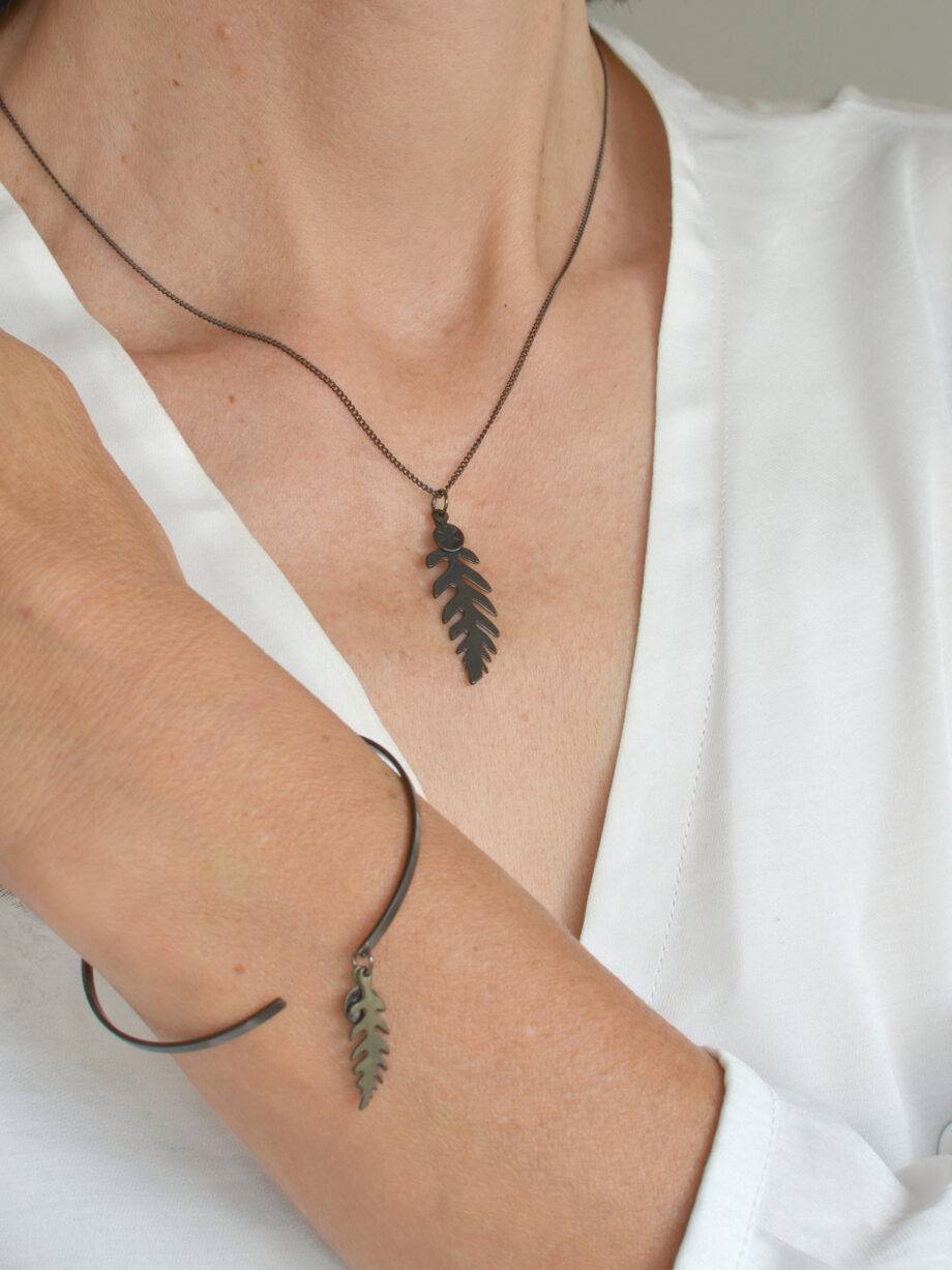 Renna Deluxe BLACK Edition Lange Kette mit Farn Muttertagsangebot