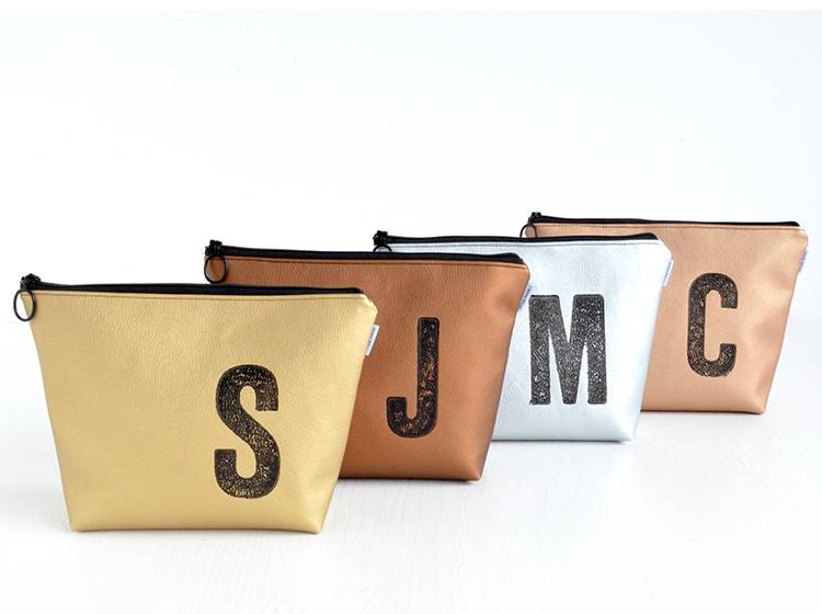 Renna Deluxe Waschtasche Metallic GOLD mit Buchstabe, vegan Zeitlich begrenztes Angebot