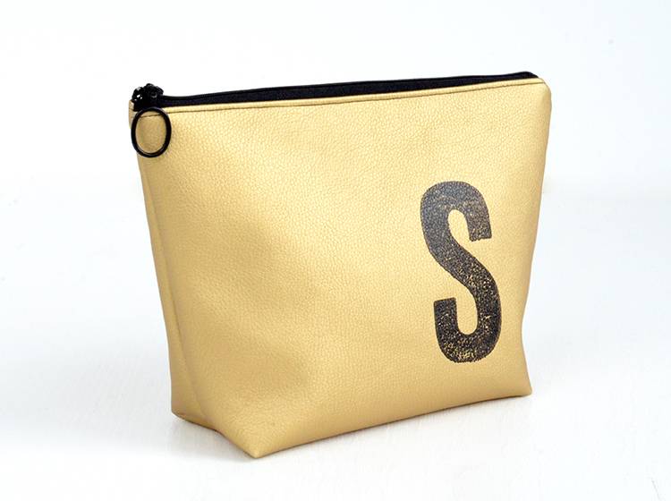 Renna Deluxe Waschtasche Metallic GOLD mit Buchstabe, vegan Zeitlich begrenztes Angebot