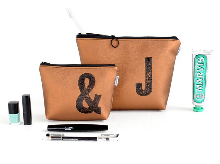 Renna Deluxe Kosmetiktasche Metallic BRONZE mit Buchstabe / vegan Saisonale Angebote