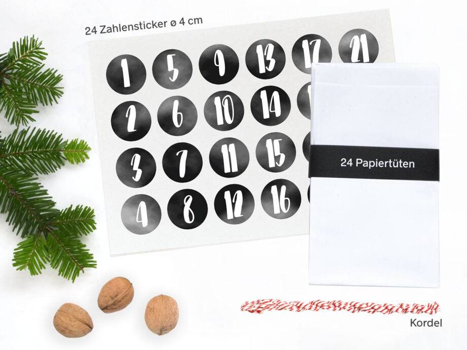 Renna Deluxe Adventskalender weiß mit schwarzen Aufklebern JETZT KAUFEN