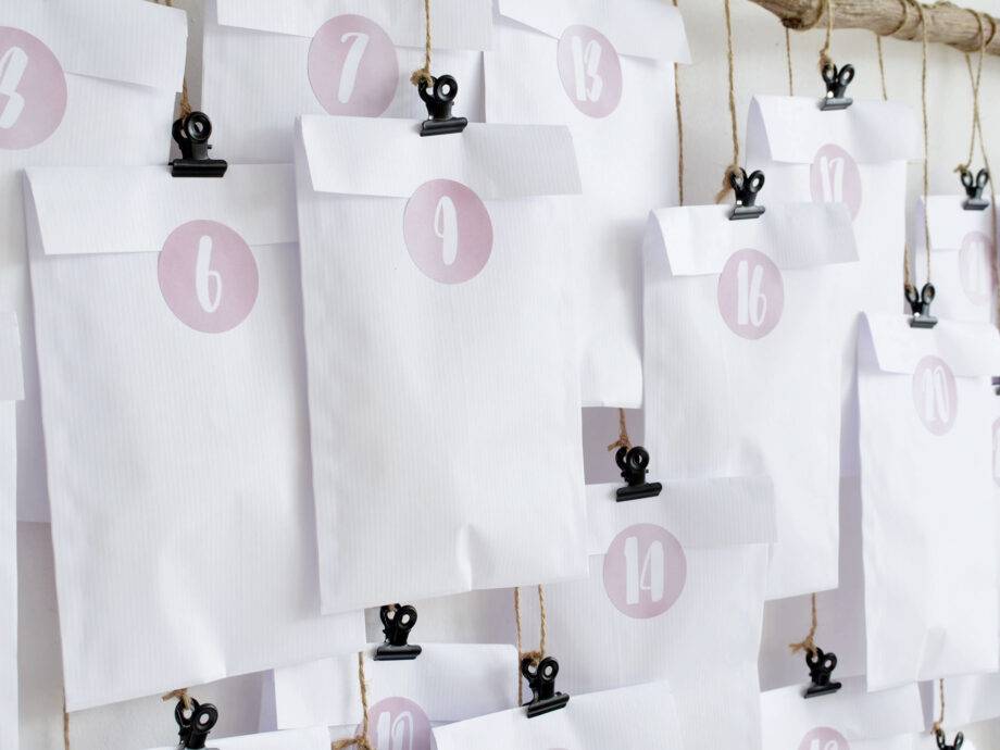 Renna Deluxe Adventskalender ROSA Handlettering Riesige Rabatte