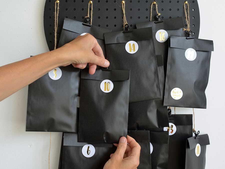 Renna Deluxe RAMADAN Kalender Gold mit schwarzen Tüten Fabrikladen